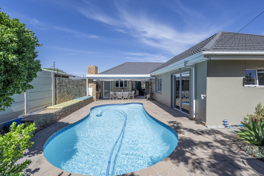 3 Bedroom Property for Sale in Diep River Western Cape